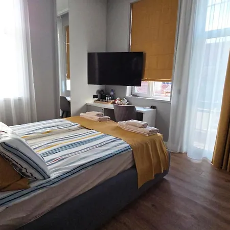 Fs Romantic Kapana View Luxury Suite * プロヴディフ
